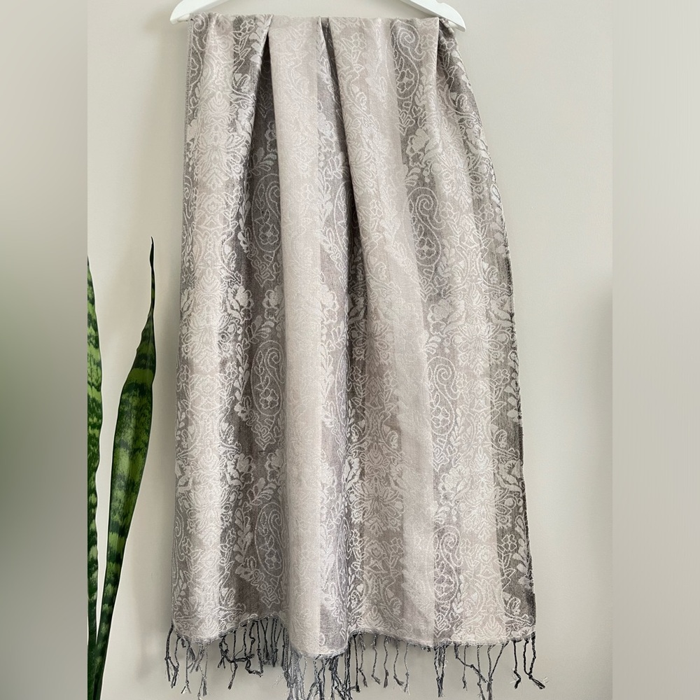 White House Black Market Gray Floral Scarf